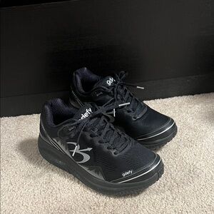 Gdefy Women's Black Athletic Shoes